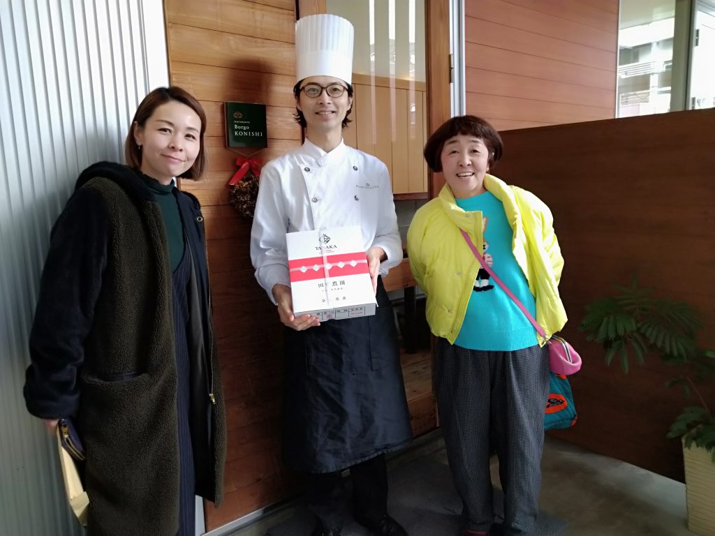 写真右から、湯川真理子さん、山嵜、田中由美さん